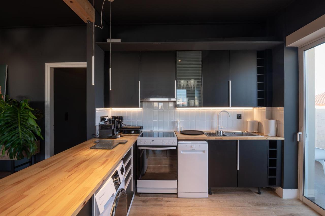 City's Best-kept Secret, Eclectic & Luxe Getaway Apartment Kalamata