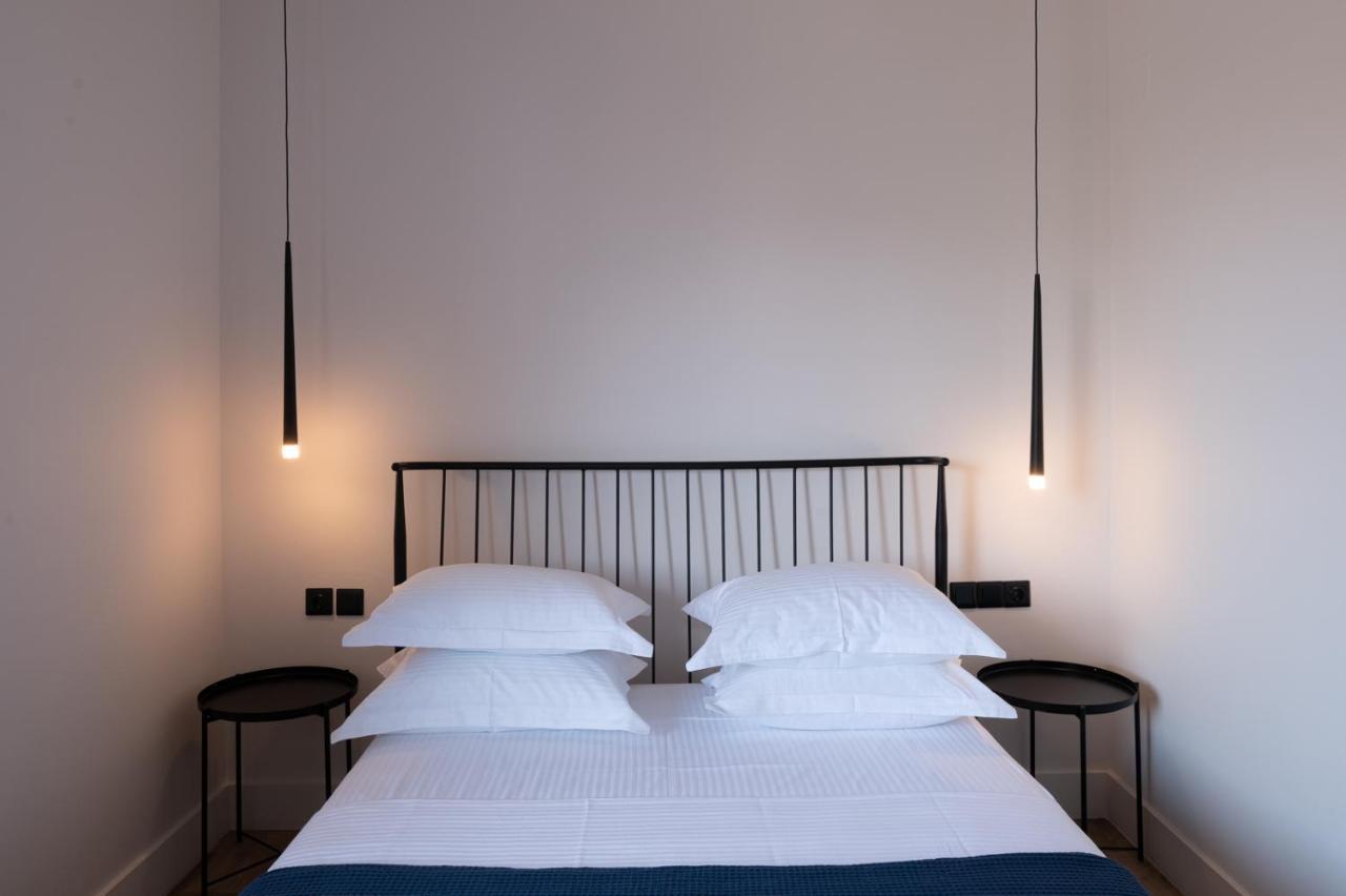 City's Best-kept Secret, Eclectic & Luxe Getaway Apartment Kalamata